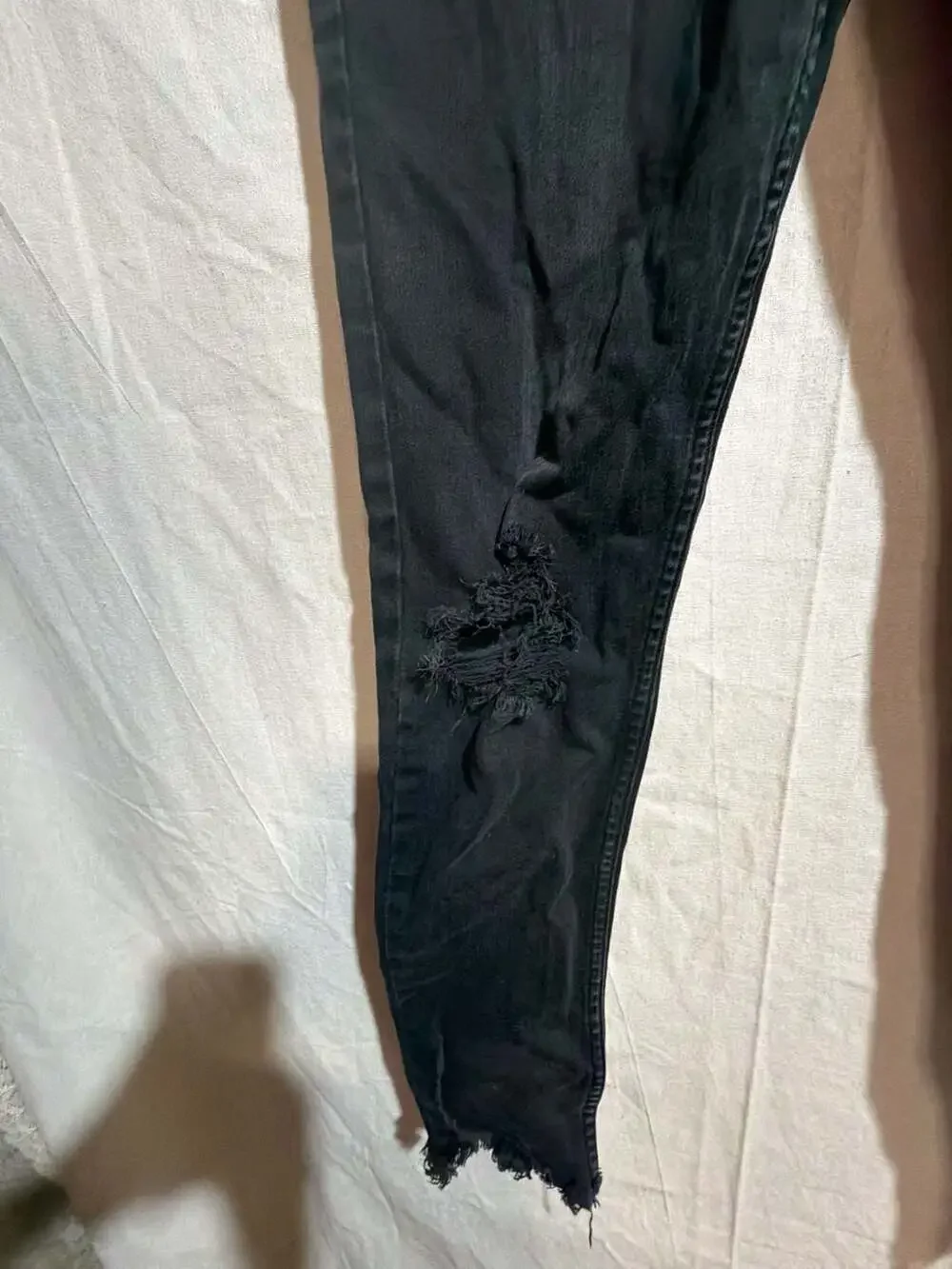 Free People Distressed Skinny Jeans Size 29R Black